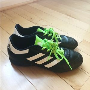 Adidas indoor soccer cleats size 6 1/2 boys